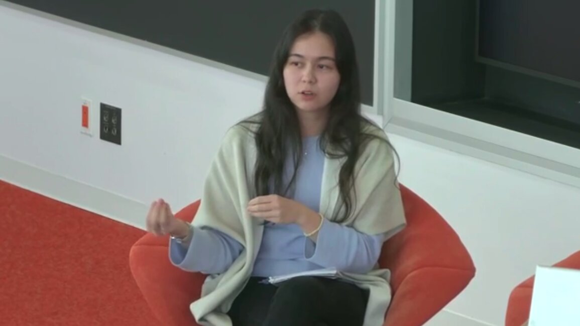 Ania speaking during the postdoctoral applications panel at Perimeter Institute